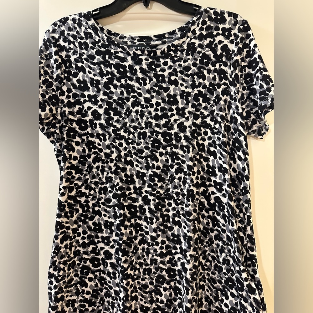 Black and White Leopard Ellen Tracy shift dress with pockets. Size Large.